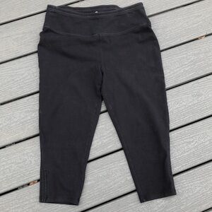 EUC Re-Posh Talbots Black Capri Leggings SZ M